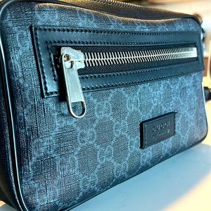 Gucci Fanny Pack: Black